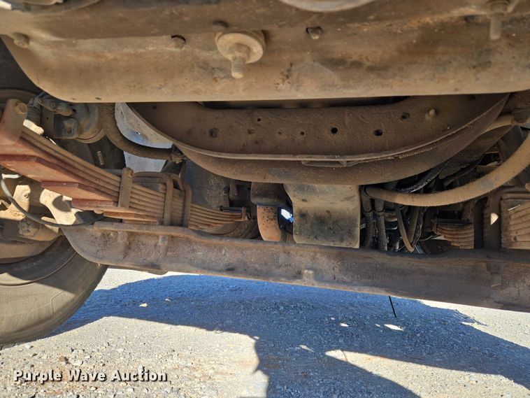 image for item ET1165 1999 International 4900 refuse truck