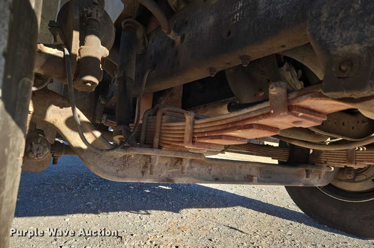 image for item ET1165 1999 International 4900 refuse truck