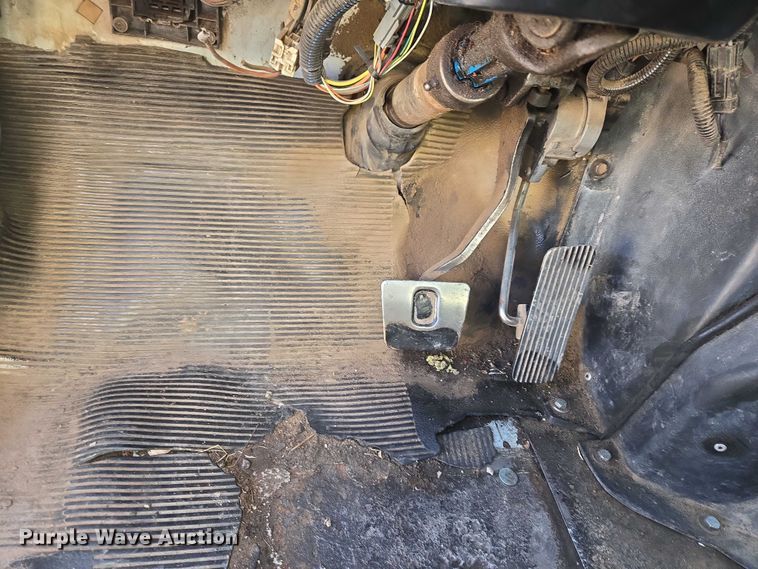 image for item ET1165 1999 International 4900 refuse truck