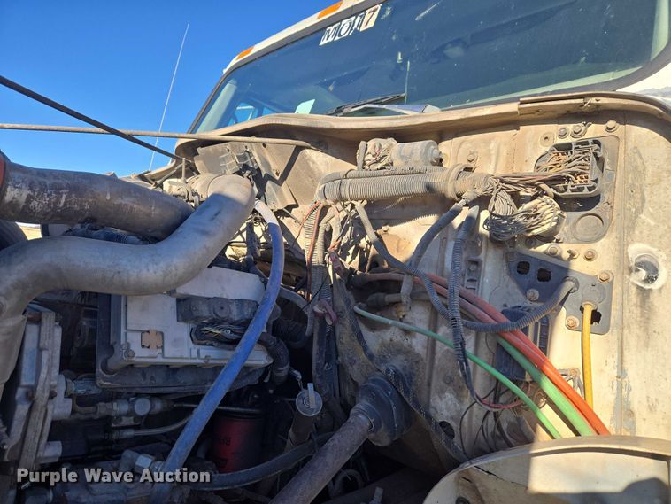 image for item ET1165 1999 International 4900 refuse truck