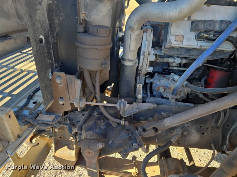 image for item ET1165 1999 International 4900 refuse truck