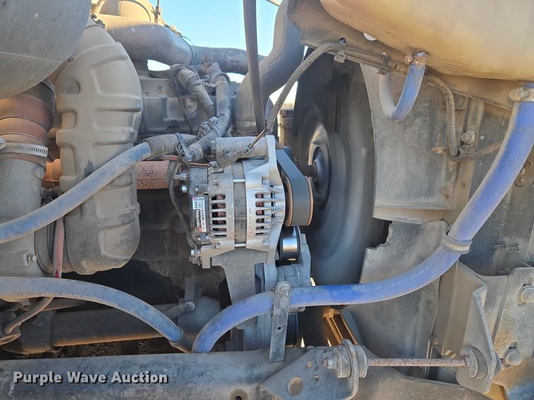 image for item ET1165 1999 International 4900 refuse truck