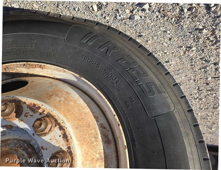 image for item ET1165 1999 International 4900 refuse truck