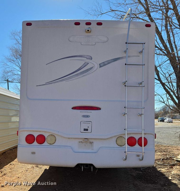 image for item ET1166 2003 Workhorse P32 RV