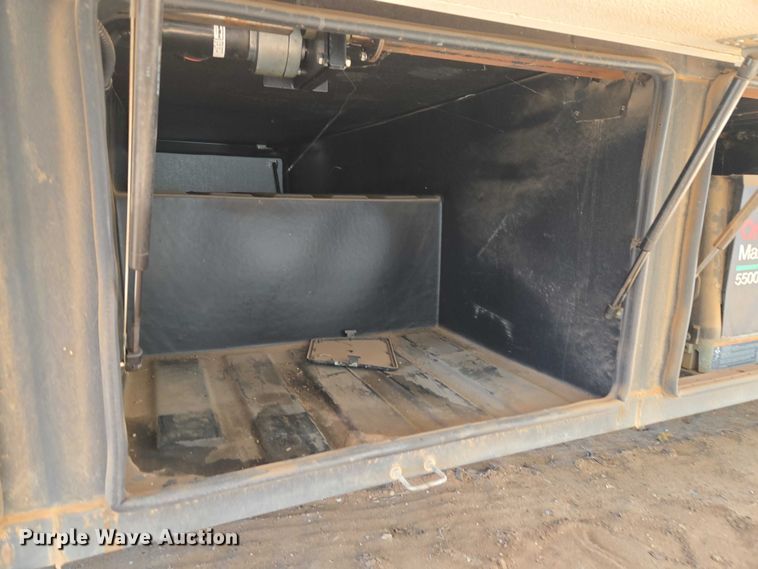 image for item ET1166 2003 Workhorse P32 RV