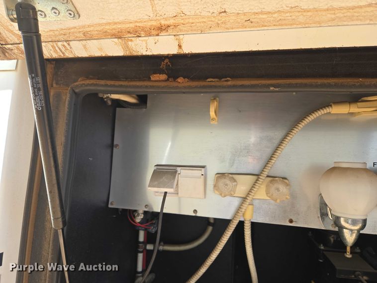 image for item ET1166 2003 Workhorse P32 RV