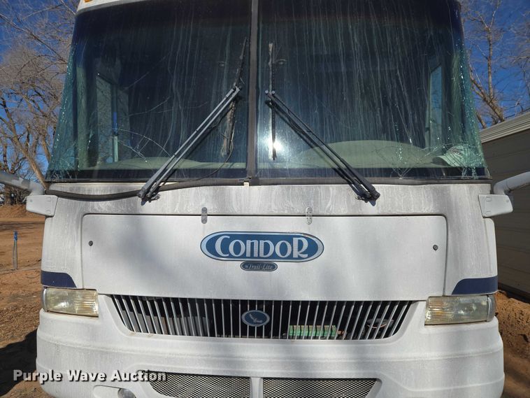 image for item ET1166 2003 Workhorse P32 RV