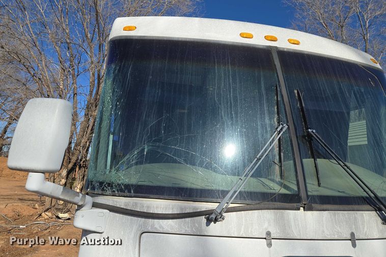 image for item ET1166 2003 Workhorse P32 RV