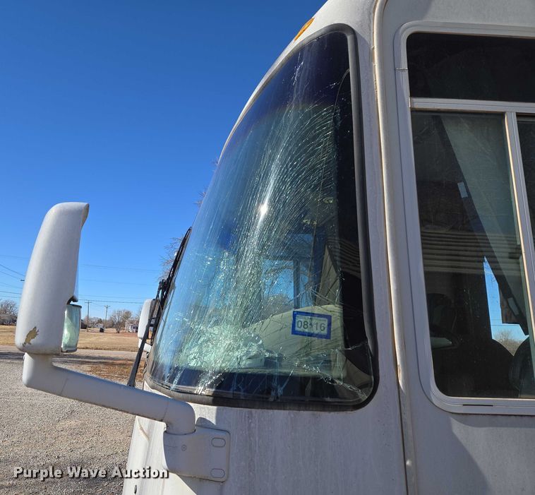 image for item ET1166 2003 Workhorse P32 RV