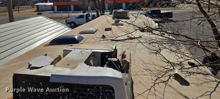 image for item ET1166 2003 Workhorse P32 RV