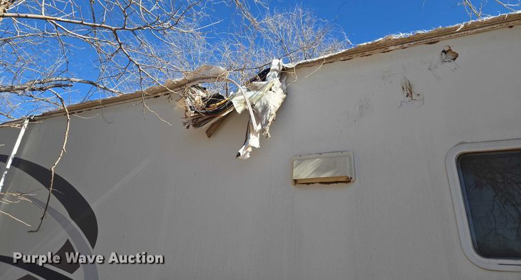 image for item ET1166 2003 Workhorse P32 RV