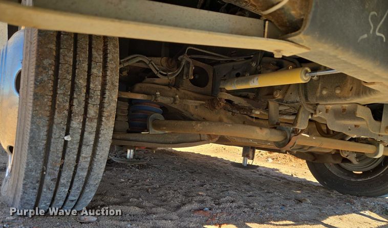 image for item ET1166 2003 Workhorse P32 RV