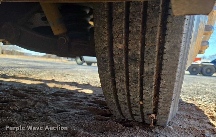 image for item ET1166 2003 Workhorse P32 RV