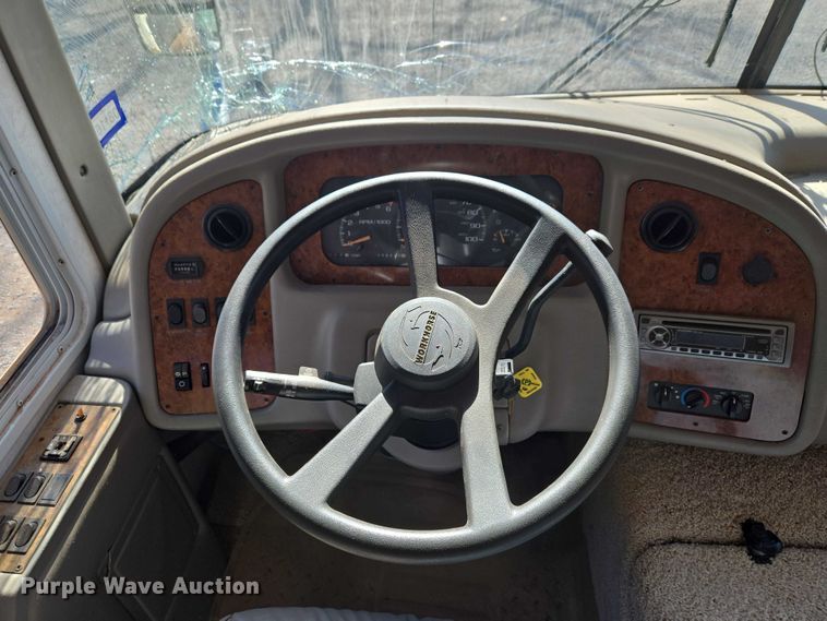 image for item ET1166 2003 Workhorse P32 RV