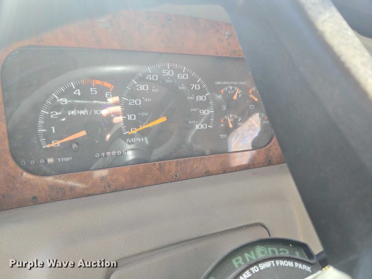 image for item ET1166 2003 Workhorse P32 RV