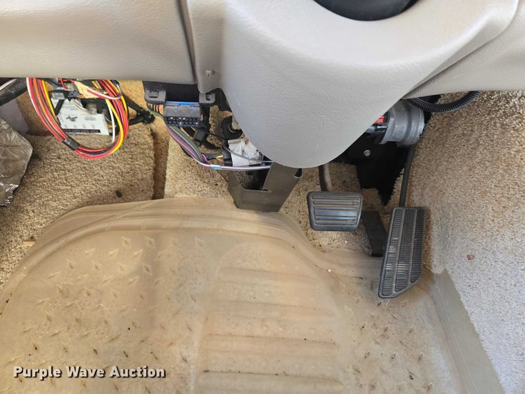 image for item ET1166 2003 Workhorse P32 RV