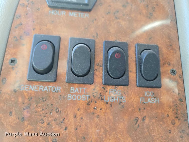 image for item ET1166 2003 Workhorse P32 RV