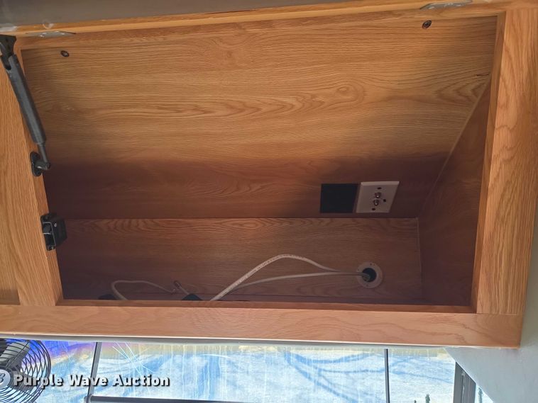 image for item ET1166 2003 Workhorse P32 RV