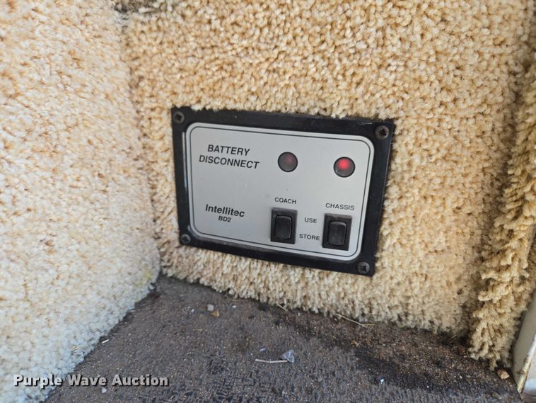 image for item ET1166 2003 Workhorse P32 RV