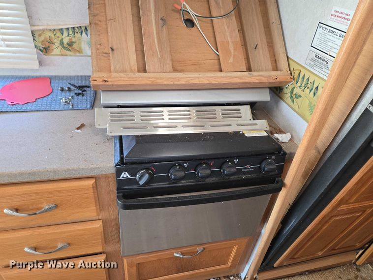 image for item ET1166 2003 Workhorse P32 RV