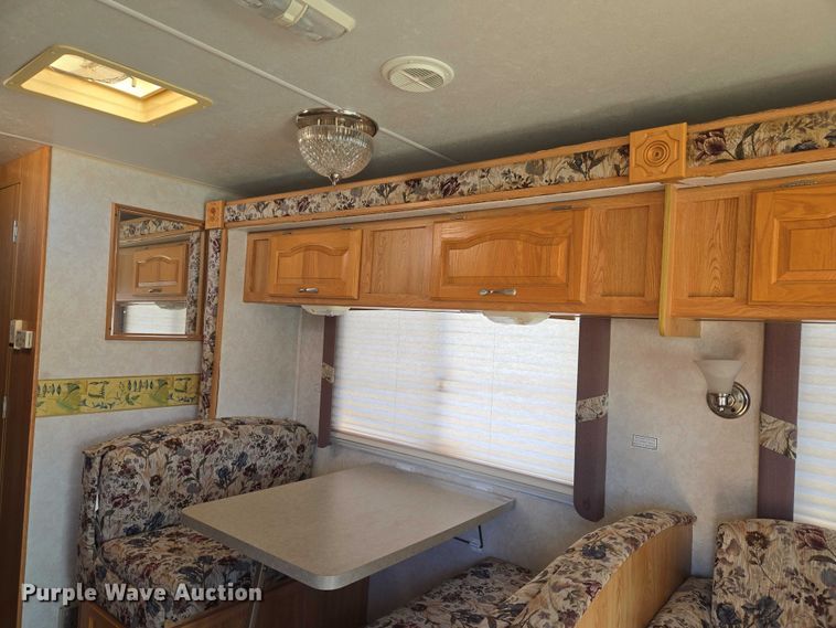 image for item ET1166 2003 Workhorse P32 RV