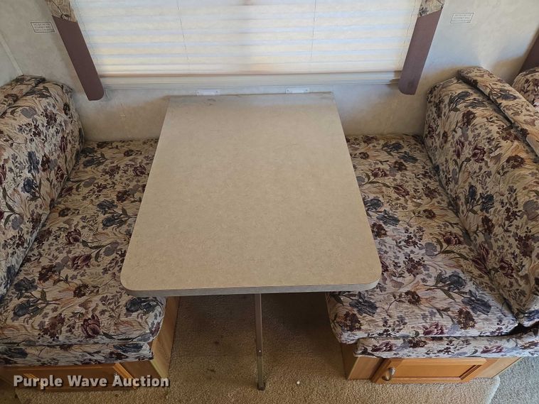 image for item ET1166 2003 Workhorse P32 RV