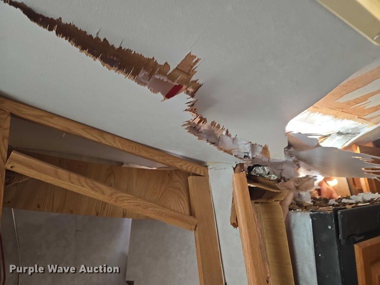 image for item ET1166 2003 Workhorse P32 RV