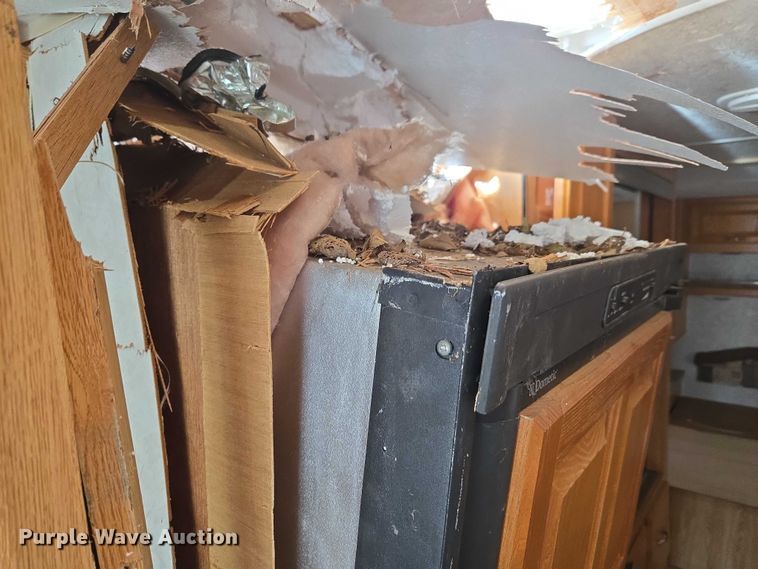 image for item ET1166 2003 Workhorse P32 RV