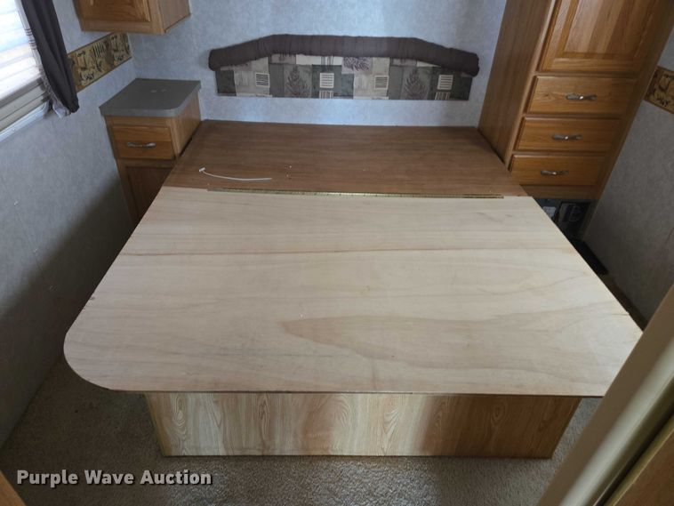 image for item ET1166 2003 Workhorse P32 RV