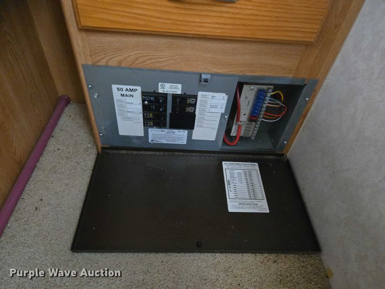 image for item ET1166 2003 Workhorse P32 RV