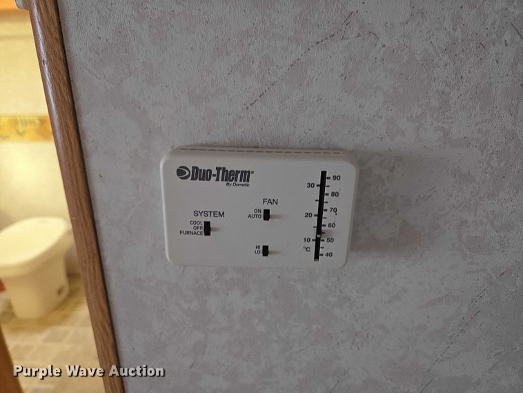 image for item ET1166 2003 Workhorse P32 RV