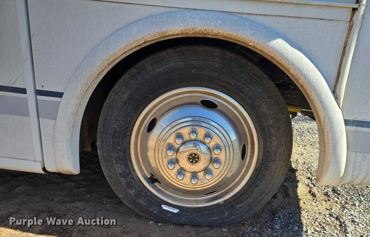 image for item ET1166 2003 Workhorse P32 RV