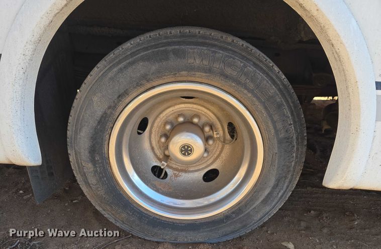 image for item ET1166 2003 Workhorse P32 RV