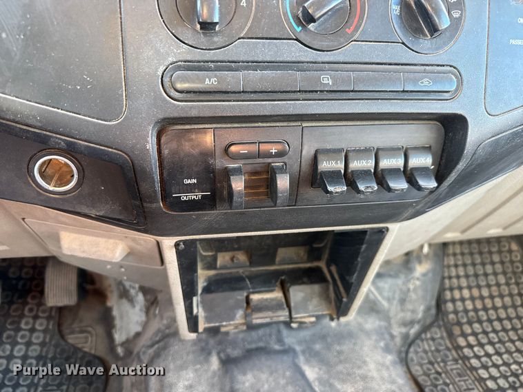 image for item ET4144 2008 Ford F450 utility / service truck