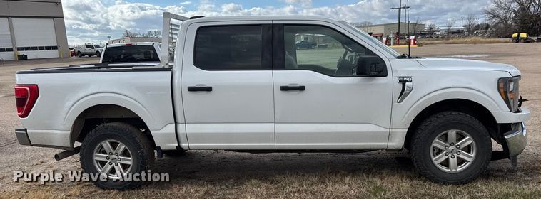 image for item ET4155 2023 Ford F150 XL Crew Cab pickup truck