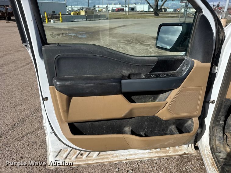 image for item ET4155 2023 Ford F150 XL Crew Cab pickup truck