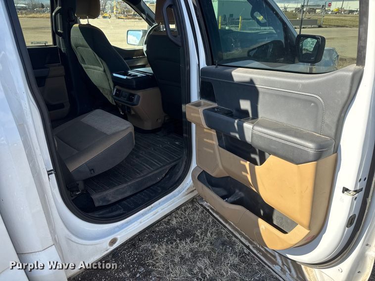 image for item ET4155 2023 Ford F150 XL Crew Cab pickup truck