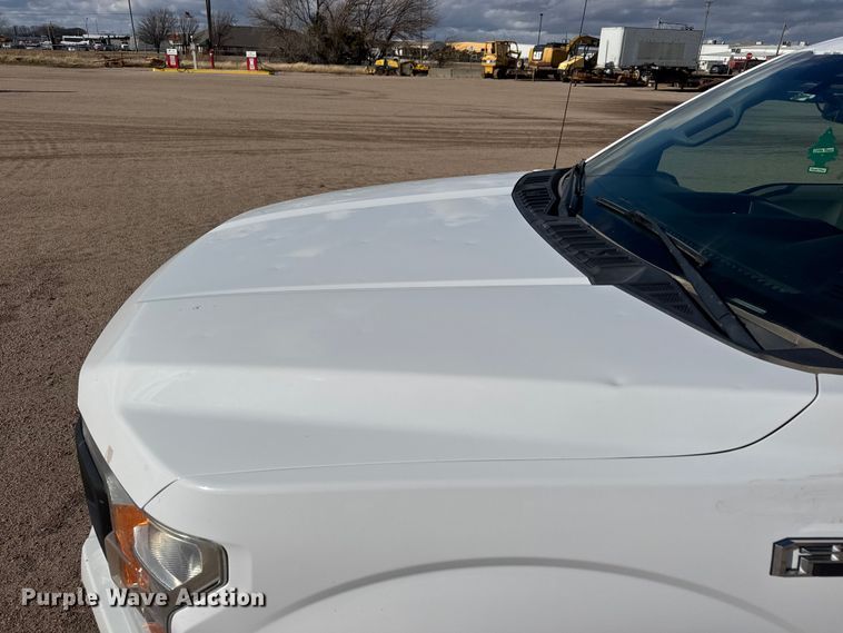 image for item ET4156 2019 Ford F150 Crew Cab pickup truck