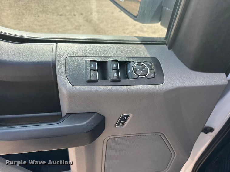 image for item ET4156 2019 Ford F150 Crew Cab pickup truck