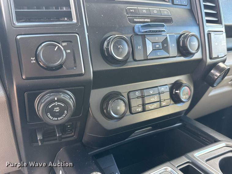 image for item ET4156 2019 Ford F150 Crew Cab pickup truck