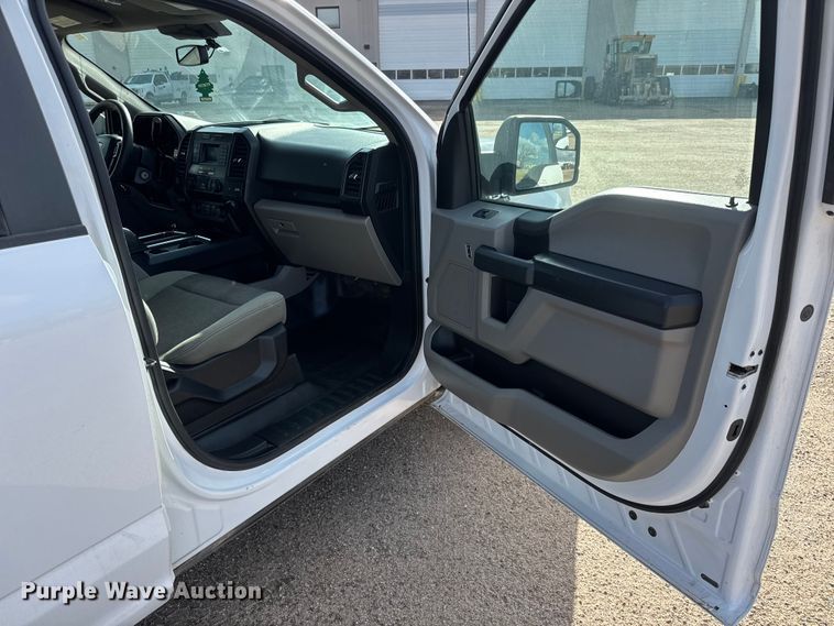 image for item ET4156 2019 Ford F150 Crew Cab pickup truck