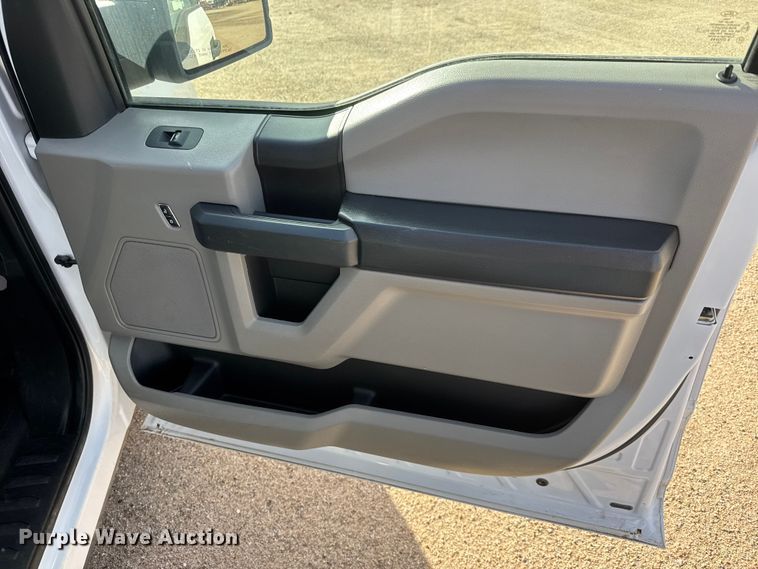 image for item ET4156 2019 Ford F150 Crew Cab pickup truck