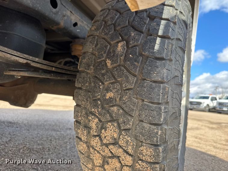 image for item ET4156 2019 Ford F150 Crew Cab pickup truck