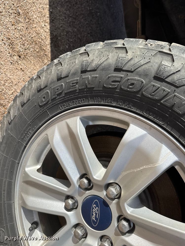 image for item ET4156 2019 Ford F150 Crew Cab pickup truck