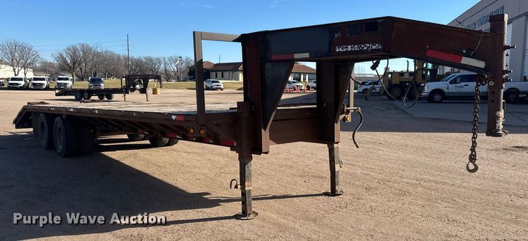 image for item ET4326 1997 Neal equipment trailer