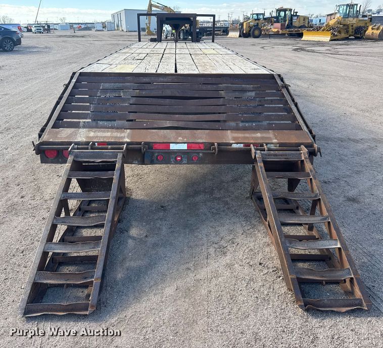 image for item ET4326 1997 Neal equipment trailer
