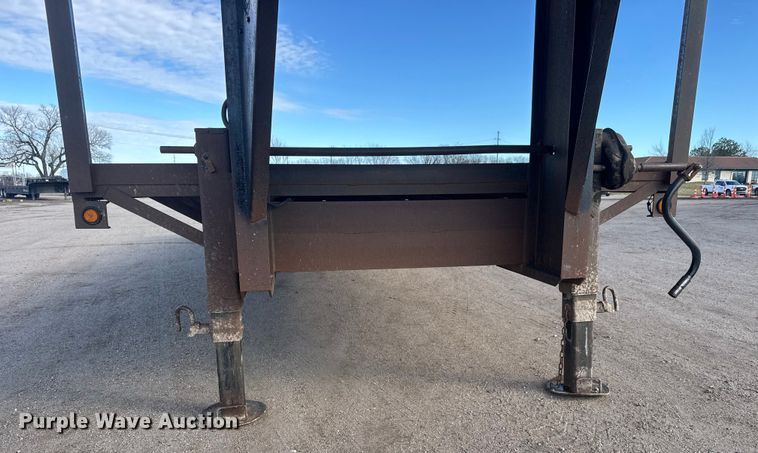 image for item ET4326 1997 Neal equipment trailer