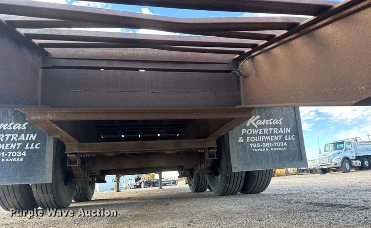 image for item ET4326 1997 Neal equipment trailer