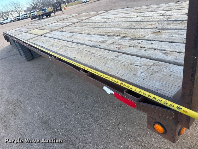 image for item ET4326 1997 Neal equipment trailer