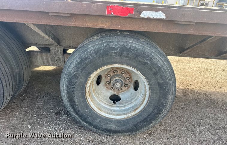 image for item ET4326 1997 Neal equipment trailer